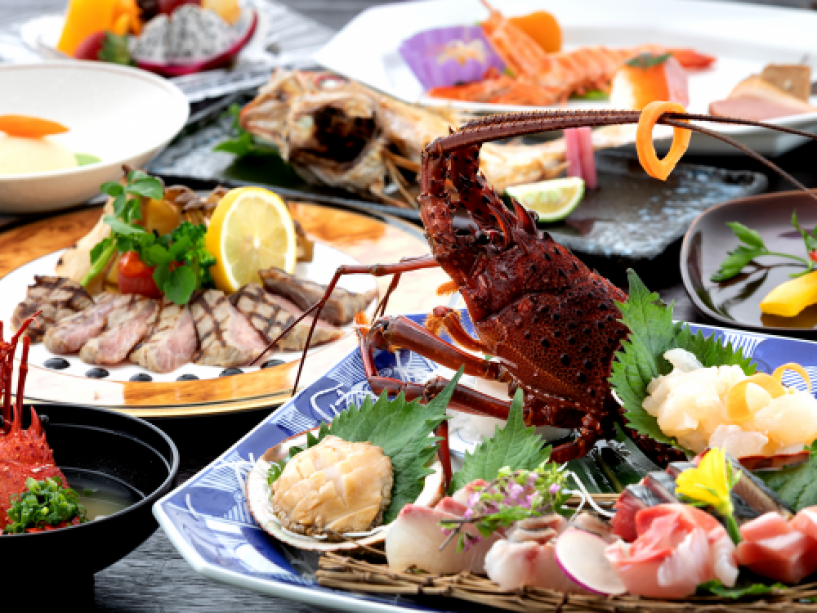 【究極の贅沢を味わう◆和会席プラン】夕食は『伊勢海老とアワビ会席』『料理長の極み会席』から選択